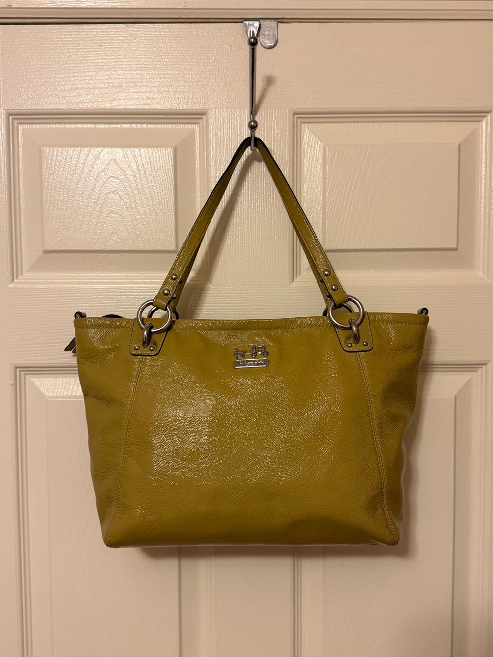 Coach Olive Leather Shoulder Tote
